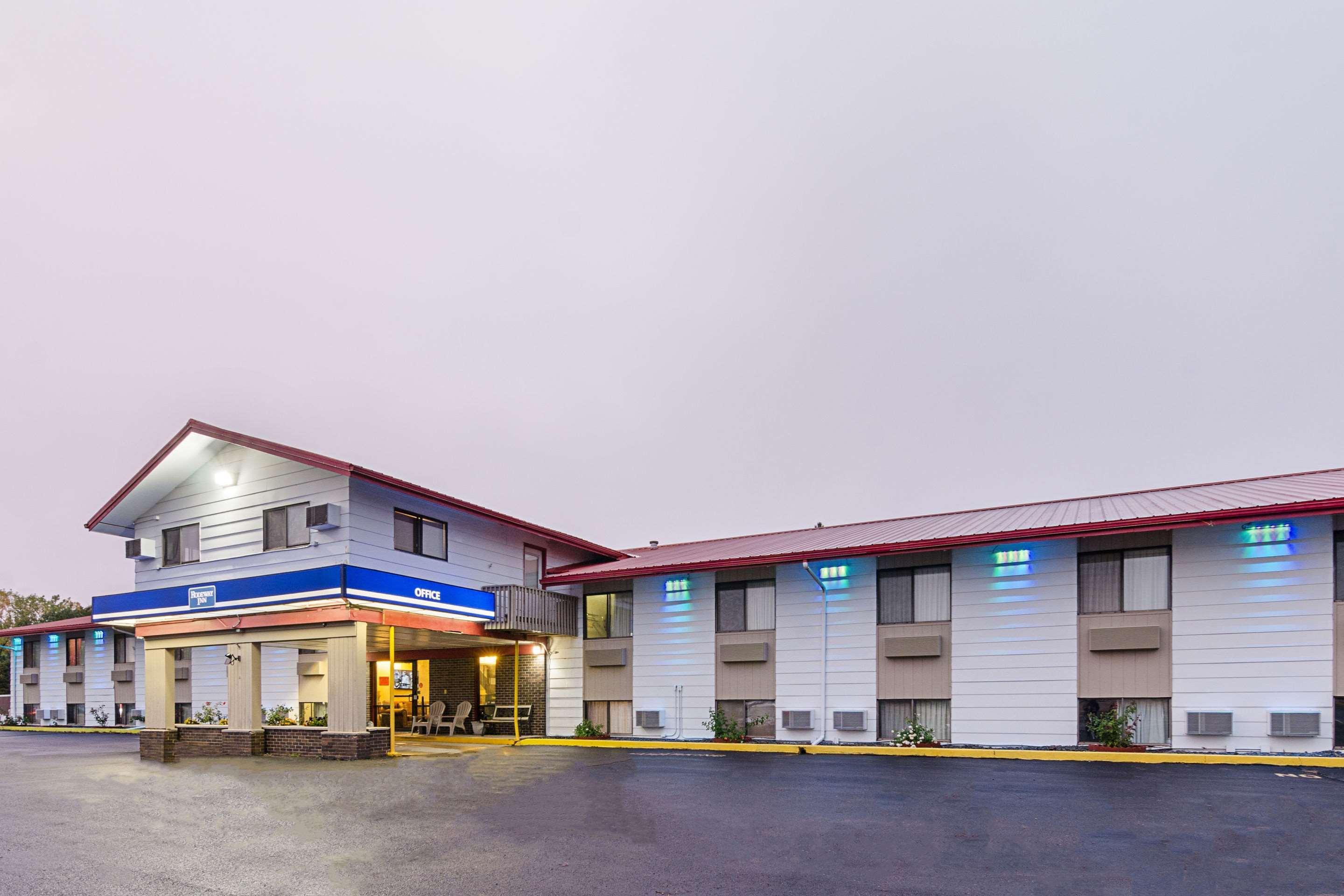 Rodeway Inn Mitchell Exterior foto