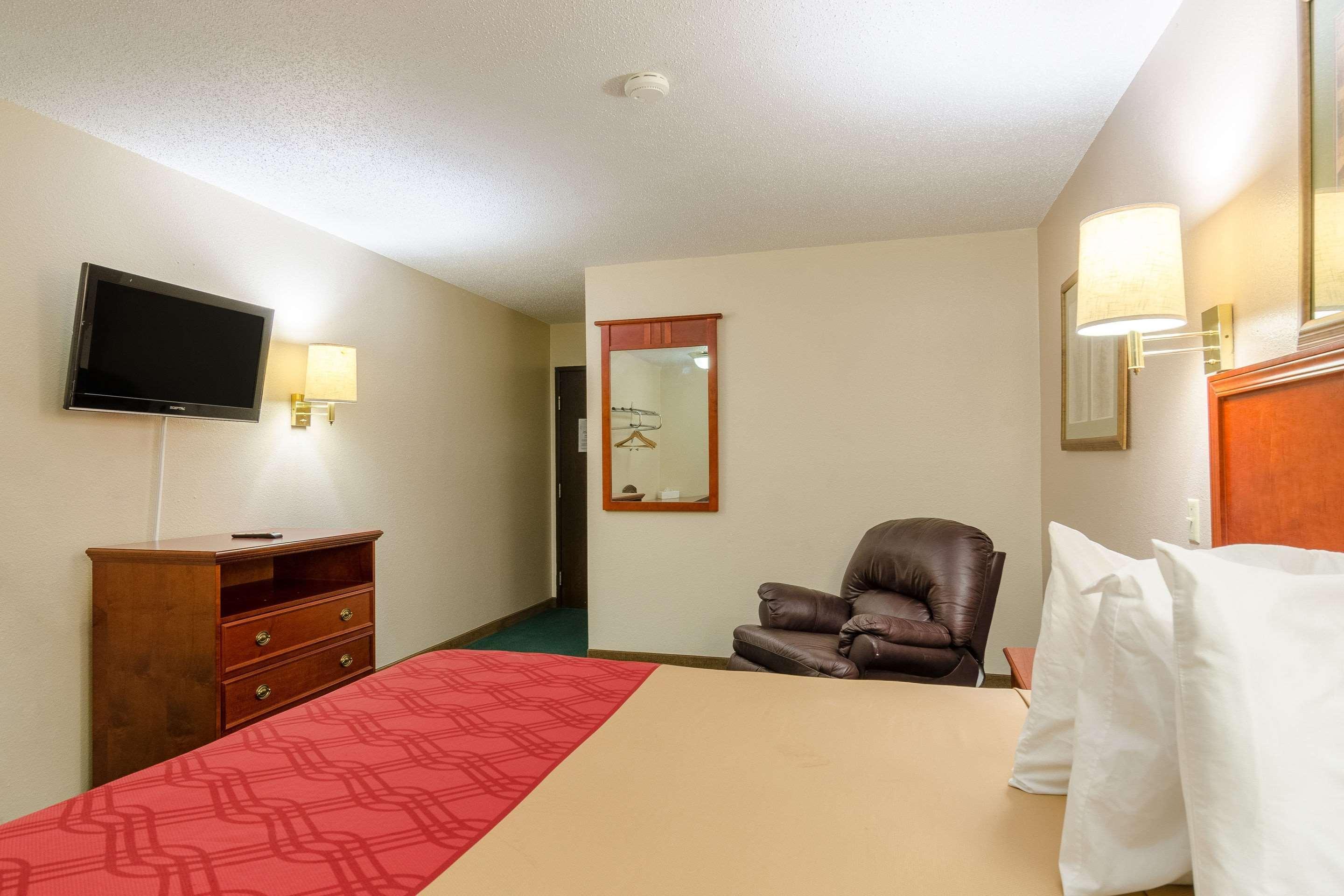 Rodeway Inn Mitchell Exterior foto