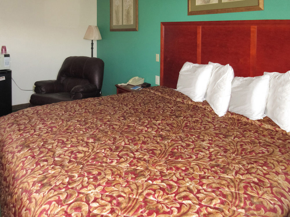 Rodeway Inn Mitchell Exterior foto